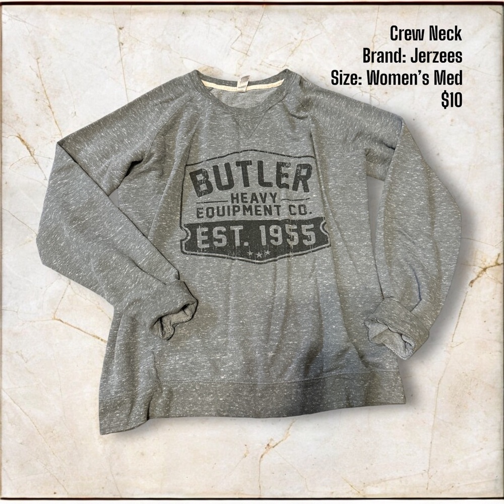 Women’s Medium Grey Crew Neck Sweater